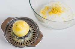 Постный бисквит без яиц, масла и молока - воздушный и пышный - шаг 2