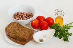 название картинки Салат с фасолью и помидорами