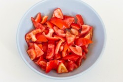 название картинки Салат с фасолью и помидорами