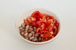 название картинки Салат с фасолью и помидорами