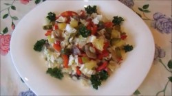 Постный салат с пекинской капустой и грибами