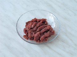 Пражский салат классический с болгарским перцем и говядиной