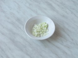 Пражский салат классический с болгарским перцем и говядиной