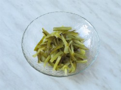 Пражский салат классический с болгарским перцем и говядиной