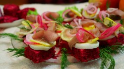 Праздничная закуска Сельдь на шубе - шаг 10