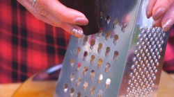 Праздничная закуска Сельдь на шубе - шаг 3