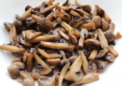 Салат с мясом, грибами и сыром