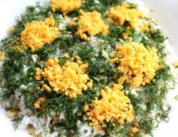 Салат с мясом, грибами и сыром