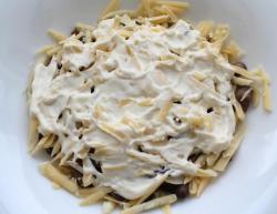 Салат с мясом, грибами и сыром