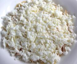 Салат с мясом, грибами и сыром