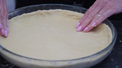 Мясной пирог с рисом луком и болгарским перцем