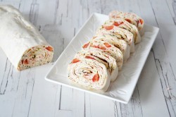 название картинки Праздничный рулет из лаваша