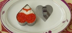 Праздничный салат с икрой на День Влюблённых