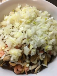 Праздничный салат с морепродуктами постный