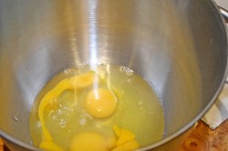 Простая шарлотка с яблоками - Проще простого