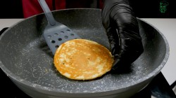 Просто и невероятно вкусно. Панкейки для всей семьи - шаг 5