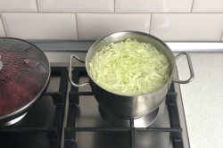 Простой борщ с капустой постный