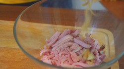 Мясной салат с жареной картошкой и луком - шаг 6 Мясной салат с жареной картошкой и луком - шаг 6