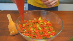 Мясной салат с жареной картошкой и луком - шаг 9 Мясной салат с жареной картошкой и луком - шаг 9