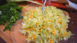 название картинки Простой и вкусный салат из свежей белокочанной капусты
