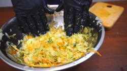 название картинки Простой и вкусный салат из свежей белокочанной капусты