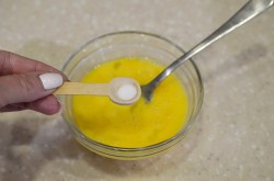 Омлет без молока на сковороде