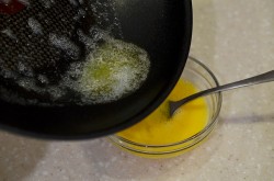 Омлет без молока на сковороде