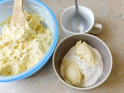 Простые сырники из творога на сковороде