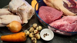 Прозрачный холодец из сборного мяса