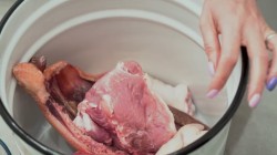 Прозрачный холодец из сборного мяса