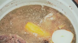 Прозрачный холодец из сборного мяса