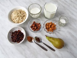 название картинки Пряная овсянка с грушей и орехами в духовке