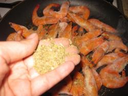 Пряные креветки с лимоном и чесноком за 5 минут