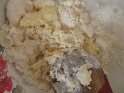 Птифуры Ватрушки с белковым кремом - шаг 3