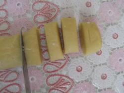 Птифуры Ватрушки с белковым кремом - шаг 5