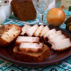 Пузанина в луковой шелухе вареная