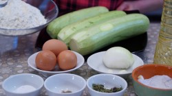 название картинки Оладьи из молодых кабачков с луком