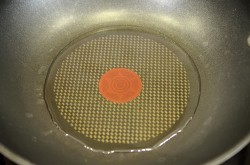 название картинки Пышные сырники с манкой на сковороде