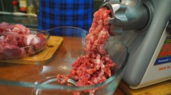 Пышные котлеты из фарша  свинины и говядины с белым хлебом