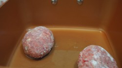 Пышные котлеты из фарша  свинины и говядины с белым хлебом