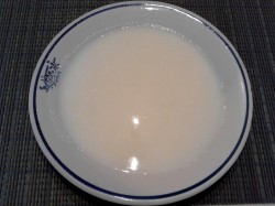 Пышные оладьи с изюмом на кефире