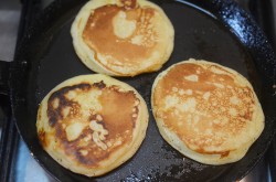 название картинки Пышные панкейки на кислом молоке