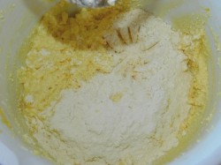 Пышные сырники из творога на сковороде