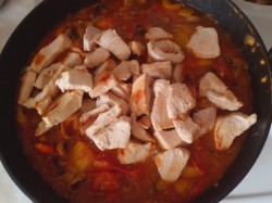 Рагу индейка грибы помидоры перец