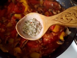 Рагу индейка грибы помидоры перец