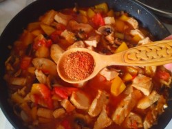 Рагу индейка грибы помидоры перец