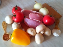 Рагу индейка грибы помидоры перец