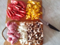 Рагу индейка грибы помидоры перец