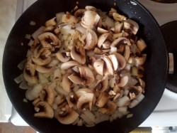 Рагу индейка грибы помидоры перец