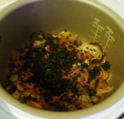 Рагу из белой фасоли со свининой и грибами в мультиварке